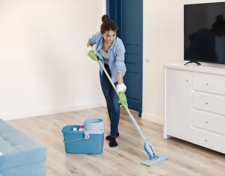 Femme de ménage Lacoste